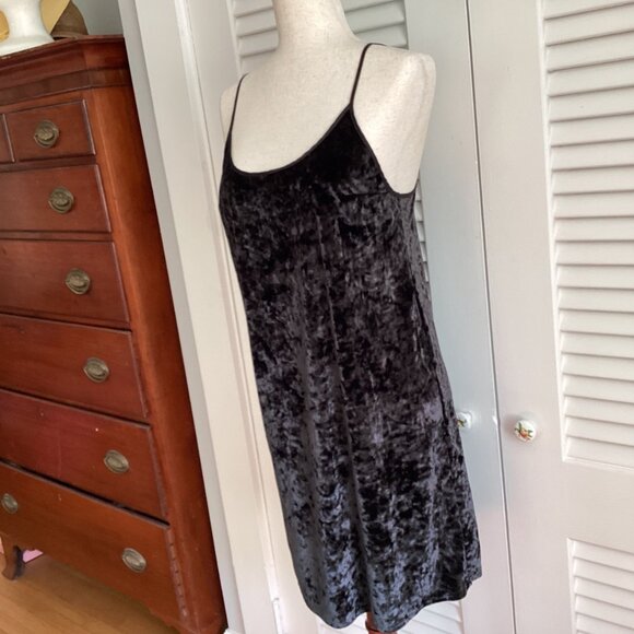 Victoria's Secret Velvet black slip dress Spaghetti Strap Slip Dress Size M/L - Picture 5 of 12